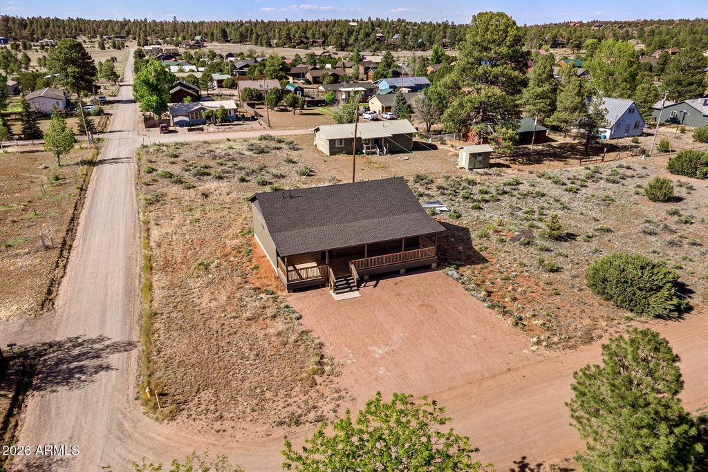 Image 26 of property listing at 2202 PAGE Drive, Overgaard, AZ 85933