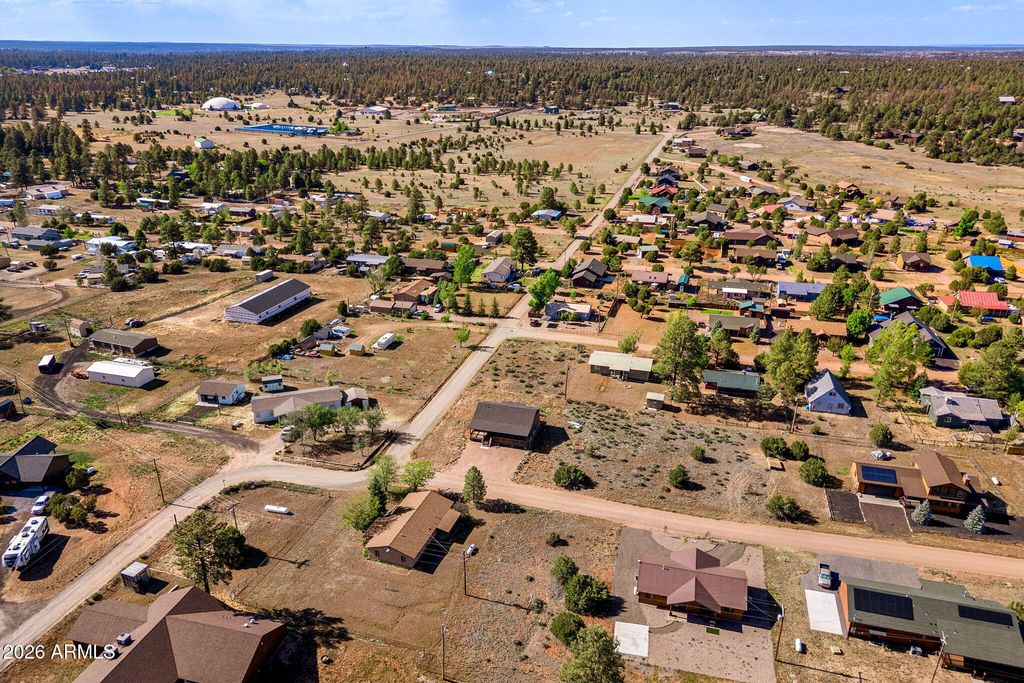 Image 27 of property listing at 2202 PAGE Drive, Overgaard, AZ 85933