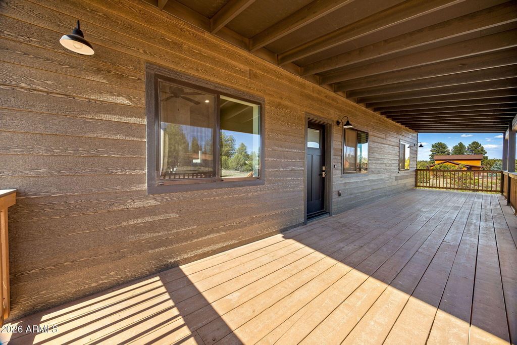 Image 4 of property listing at 2202 PAGE Drive, Overgaard, AZ 85933