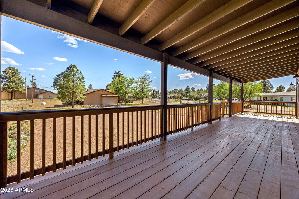 Image 5 of property listing at 2202 PAGE Drive, Overgaard, AZ 85933