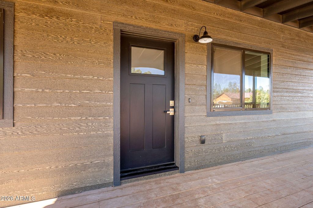 Image 6 of property listing at 2202 PAGE Drive, Overgaard, AZ 85933