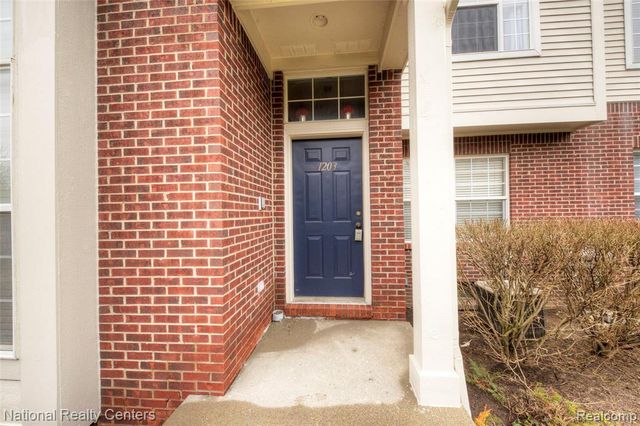 1203 Abigail Court, Walled Lake, MI 48390