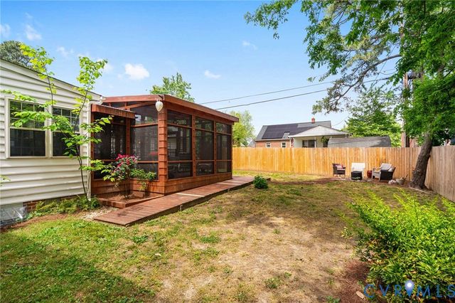 2402 Essex Rd, Henrico, VA 23228