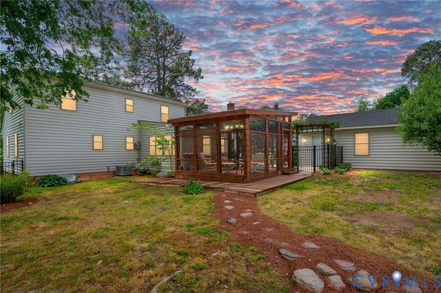 2402 Essex Rd, Henrico, VA 23228
