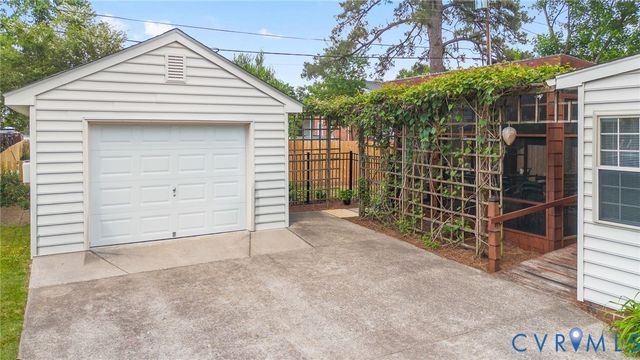 2402 Essex Rd, Henrico, VA 23228