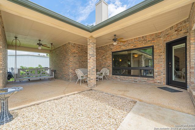 250 Tailwind Dr, Seguin, TX 78155