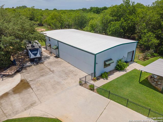 250 Tailwind Dr, Seguin, TX 78155