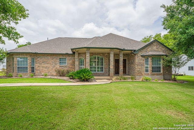 250 Tailwind Dr, Seguin, TX 78155