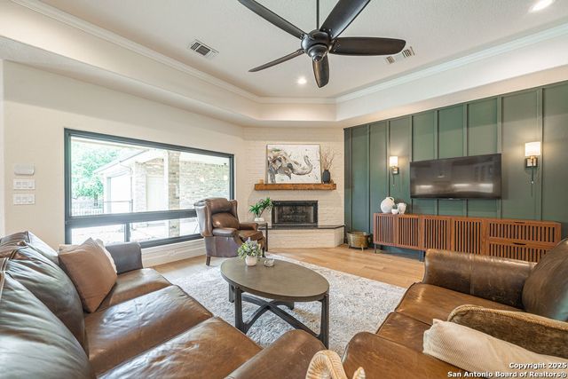 250 Tailwind Dr, Seguin, TX 78155