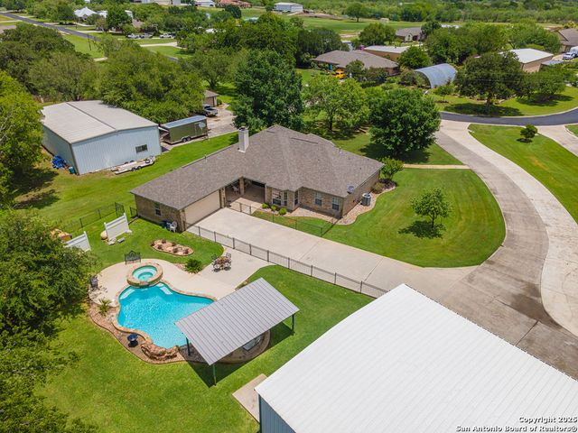 250 Tailwind Dr, Seguin, TX 78155