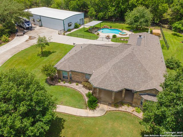 250 Tailwind Dr, Seguin, TX 78155