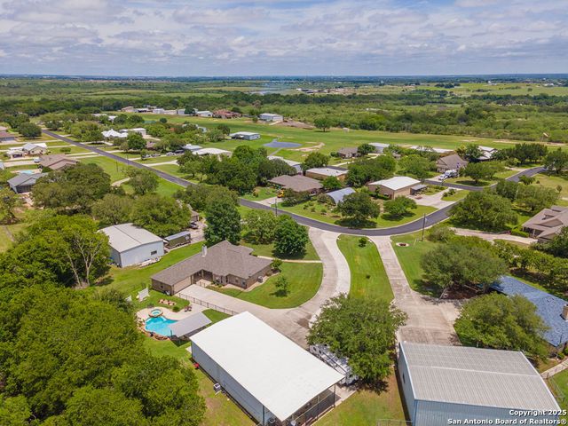 250 Tailwind Dr, Seguin, TX 78155