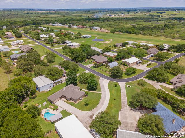 250 Tailwind Dr, Seguin, TX 78155