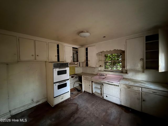 312 Frances Place, Kinston, NC 28501