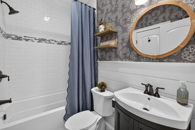 155 Blackstone St, Bellingham, MA 02019