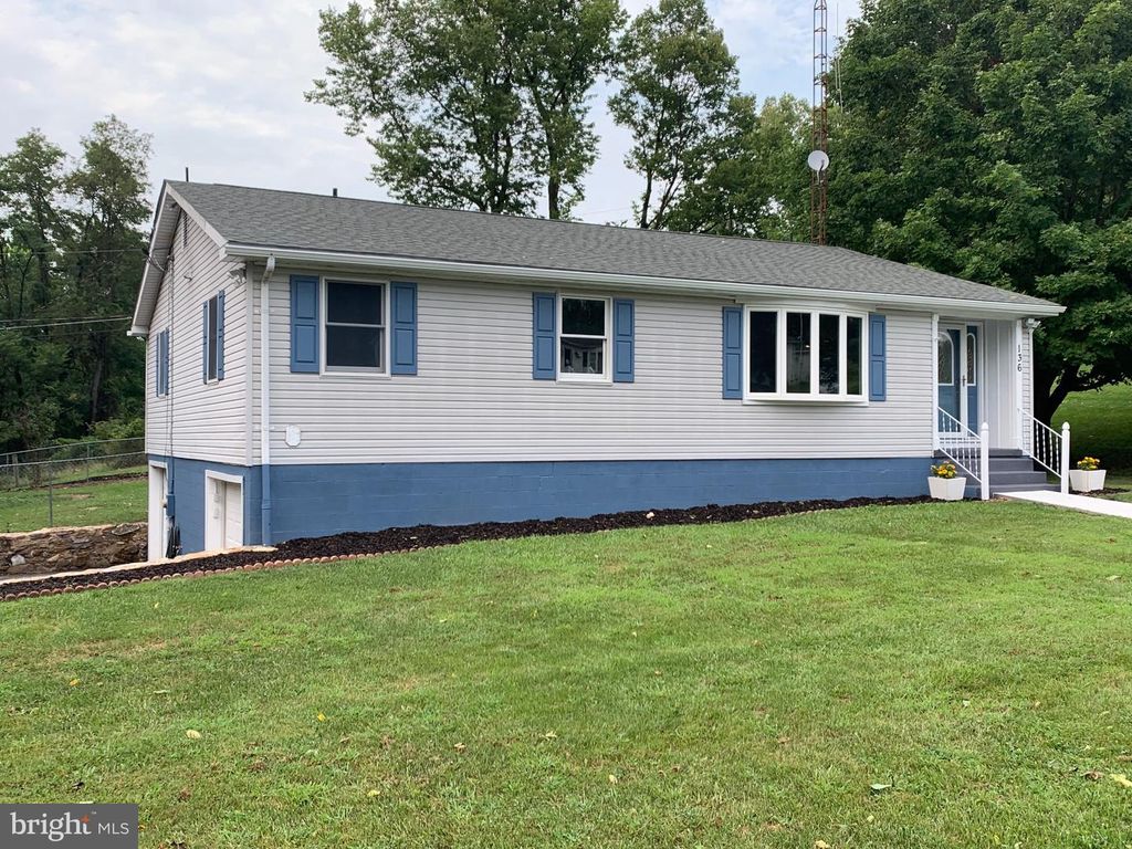 136 SKYLAB TER, Martinsburg, WV 25403