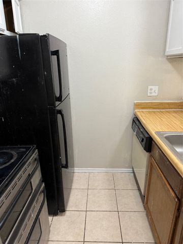 9520 Royal Lane 214, Dallas, TX 75243