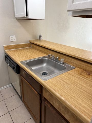 9520 Royal Lane 214, Dallas, TX 75243