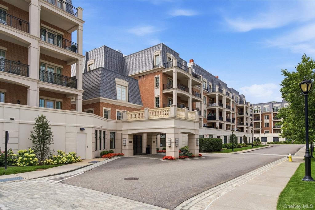3000 Royal Court 3206, North Hills, NY 11040 — photo 3