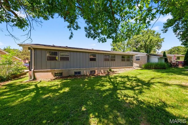 11160 landseer Drive, St Louis, MO 63136
