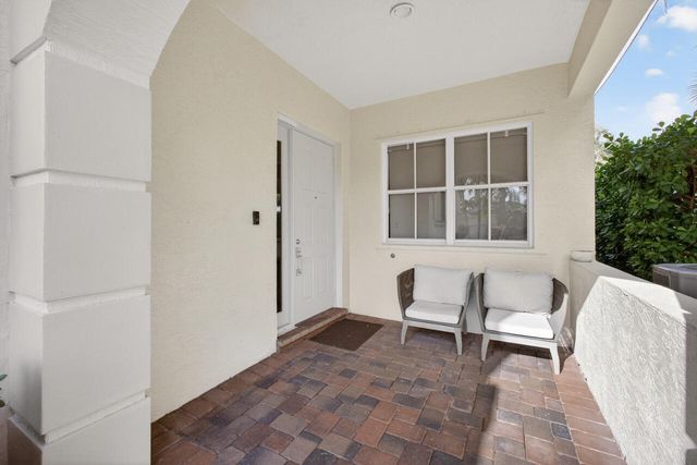 251 Isle Verde Way, Palm Beach Gardens, FL 33418