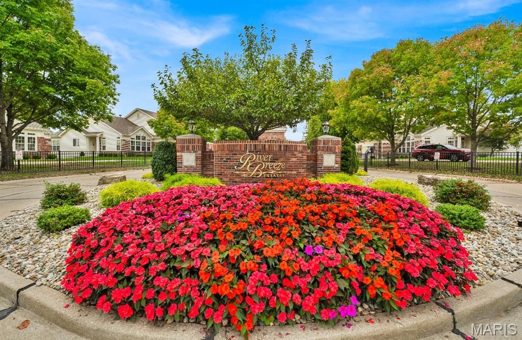100 River Breeze Way, St Louis, MO 63129