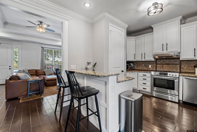 110 Haley Lane, Chandler, TX 75758