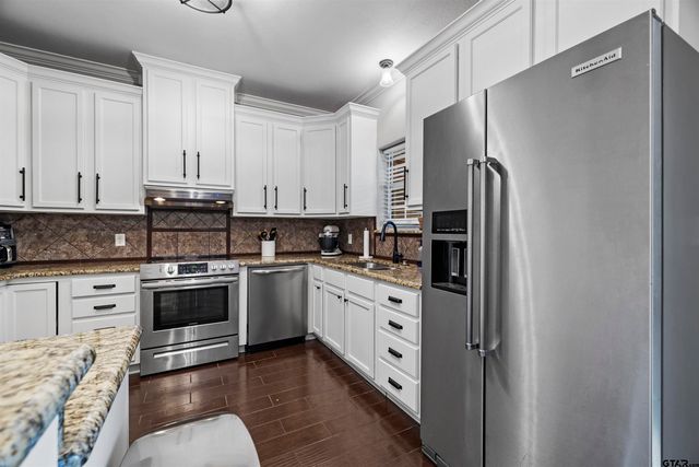 110 Haley Lane, Chandler, TX 75758