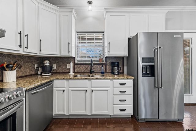 110 Haley Lane, Chandler, TX 75758