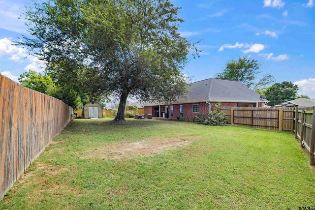 110 Haley Lane, Chandler, TX 75758