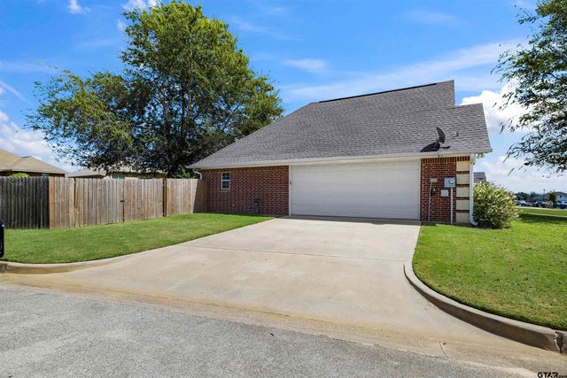 110 Haley Lane, Chandler, TX 75758