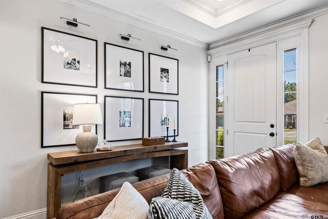 110 Haley Lane, Chandler, TX 75758