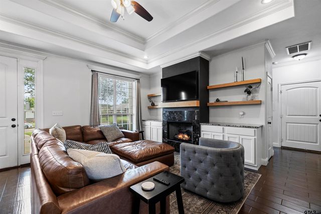 110 Haley Lane, Chandler, TX 75758