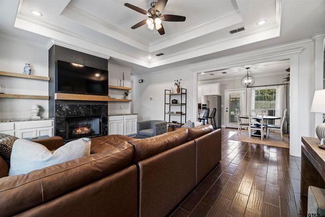 110 Haley Lane, Chandler, TX 75758