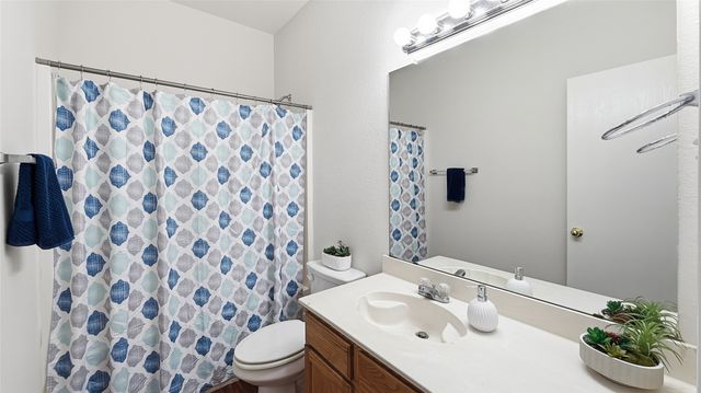 10517 Fossil Hill Drive, Fort Worth, TX 76131