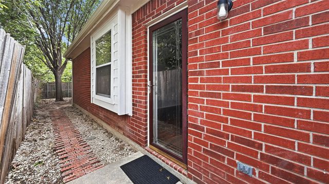 10517 Fossil Hill Drive, Fort Worth, TX 76131