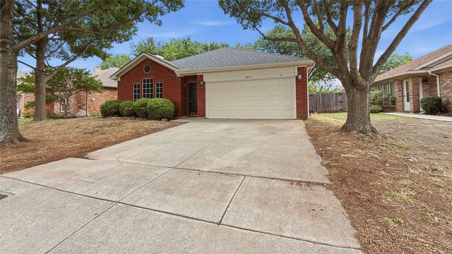 10517 Fossil Hill Drive, Fort Worth, TX 76131