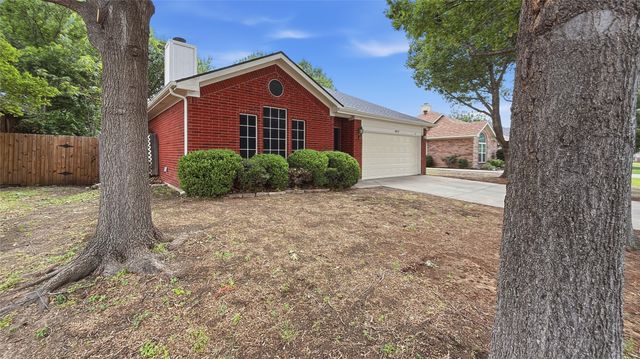 10517 Fossil Hill Drive, Fort Worth, TX 76131