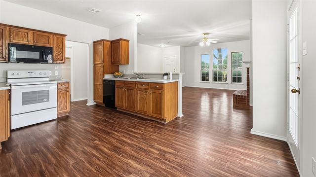 10517 Fossil Hill Drive, Fort Worth, TX 76131