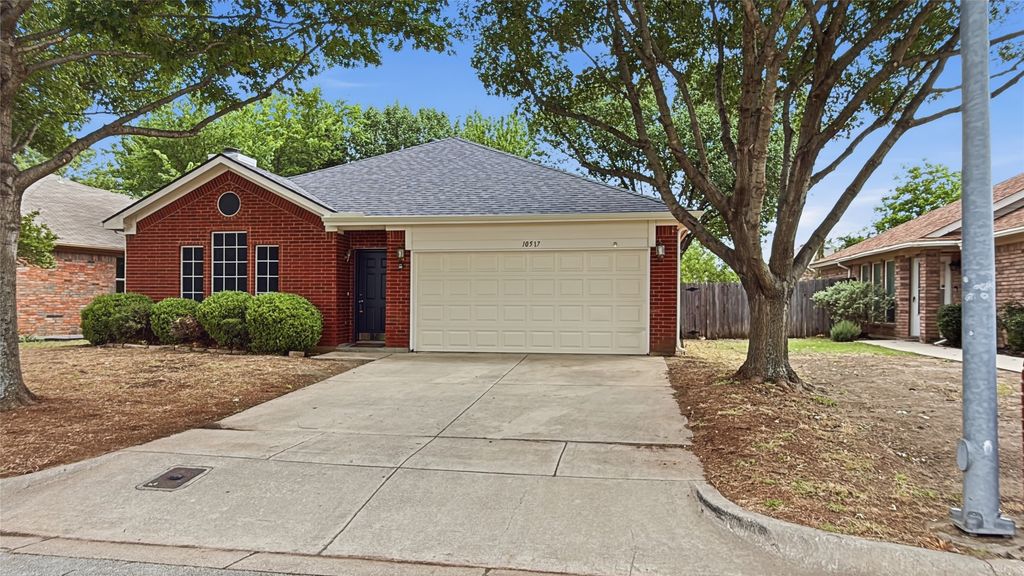 10517 Fossil Hill Drive, Fort Worth, TX 76131