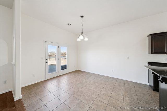 11801 E 105th Place N, Owasso, OK 74055