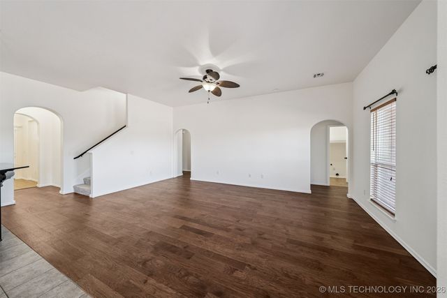 11801 E 105th Place N, Owasso, OK 74055