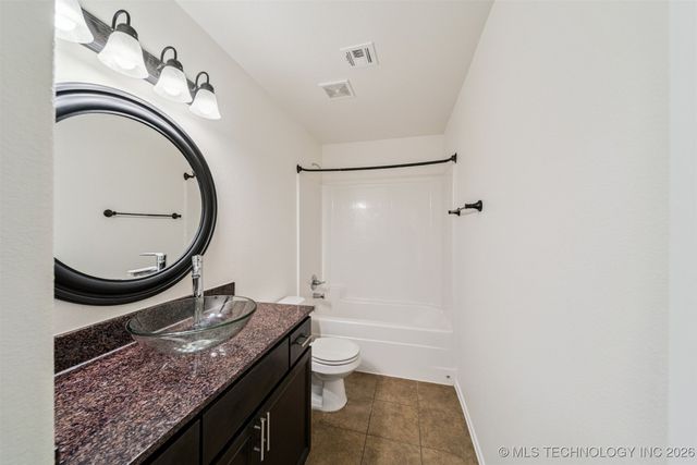 11801 E 105th Place N, Owasso, OK 74055