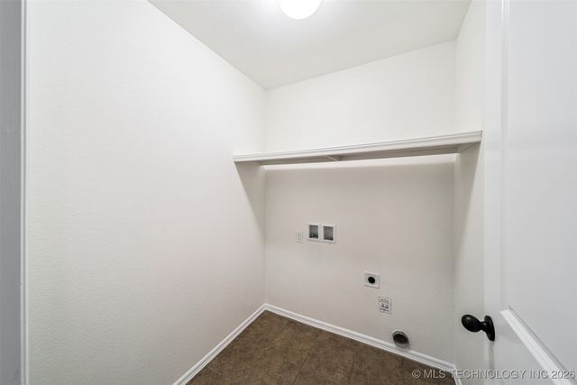 11801 E 105th Place N, Owasso, OK 74055