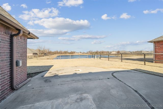 11801 E 105th Place N, Owasso, OK 74055