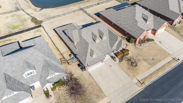 11801 E 105th Place N, Owasso, OK 74055