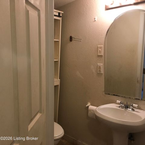 5111 Terry Rd, Louisville, KY 40216