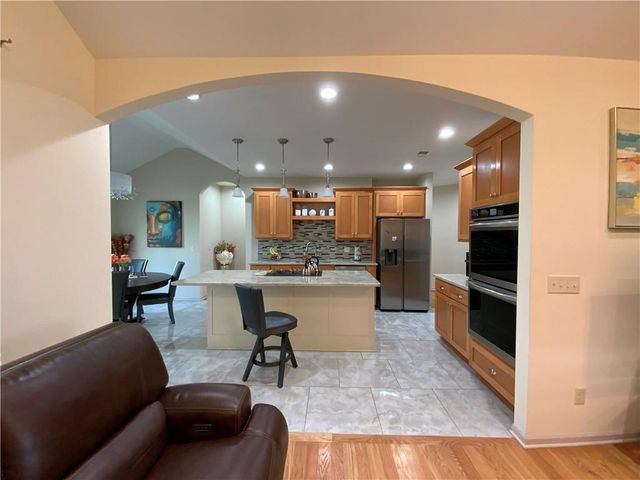 18144 Evans Road, Tonganoxie, KS 66086