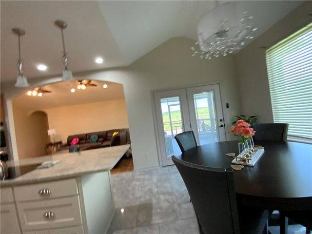 18144 Evans Road, Tonganoxie, KS 66086