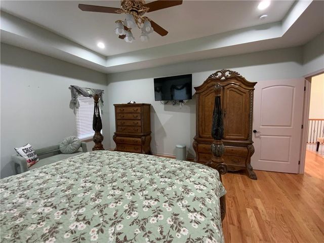 18144 Evans Road, Tonganoxie, KS 66086